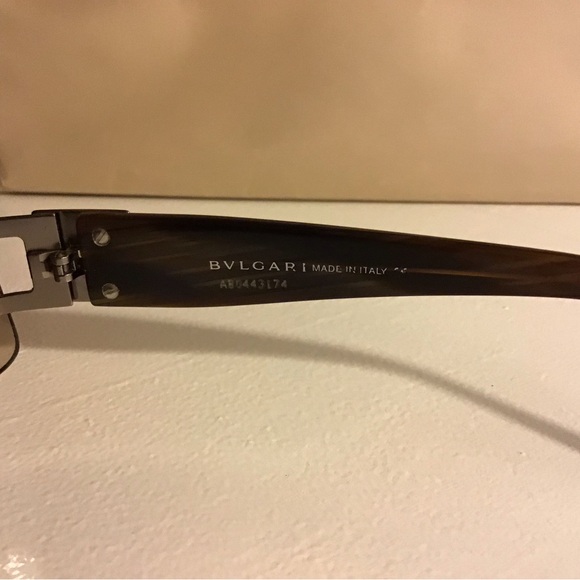 Gorgeous BVLGARI Sunglasses with Case - Picture 10 of 11